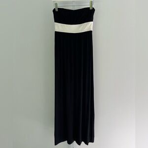 IISLI BLACK AND WHITE STRAPLESS MAXI DRESS SMALL